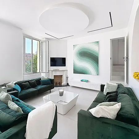 Modern 5-bedroom With Swimming Pool In *